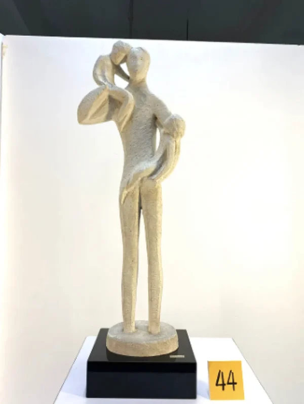 AP-044 Austin crafted sculpture of Father with Children